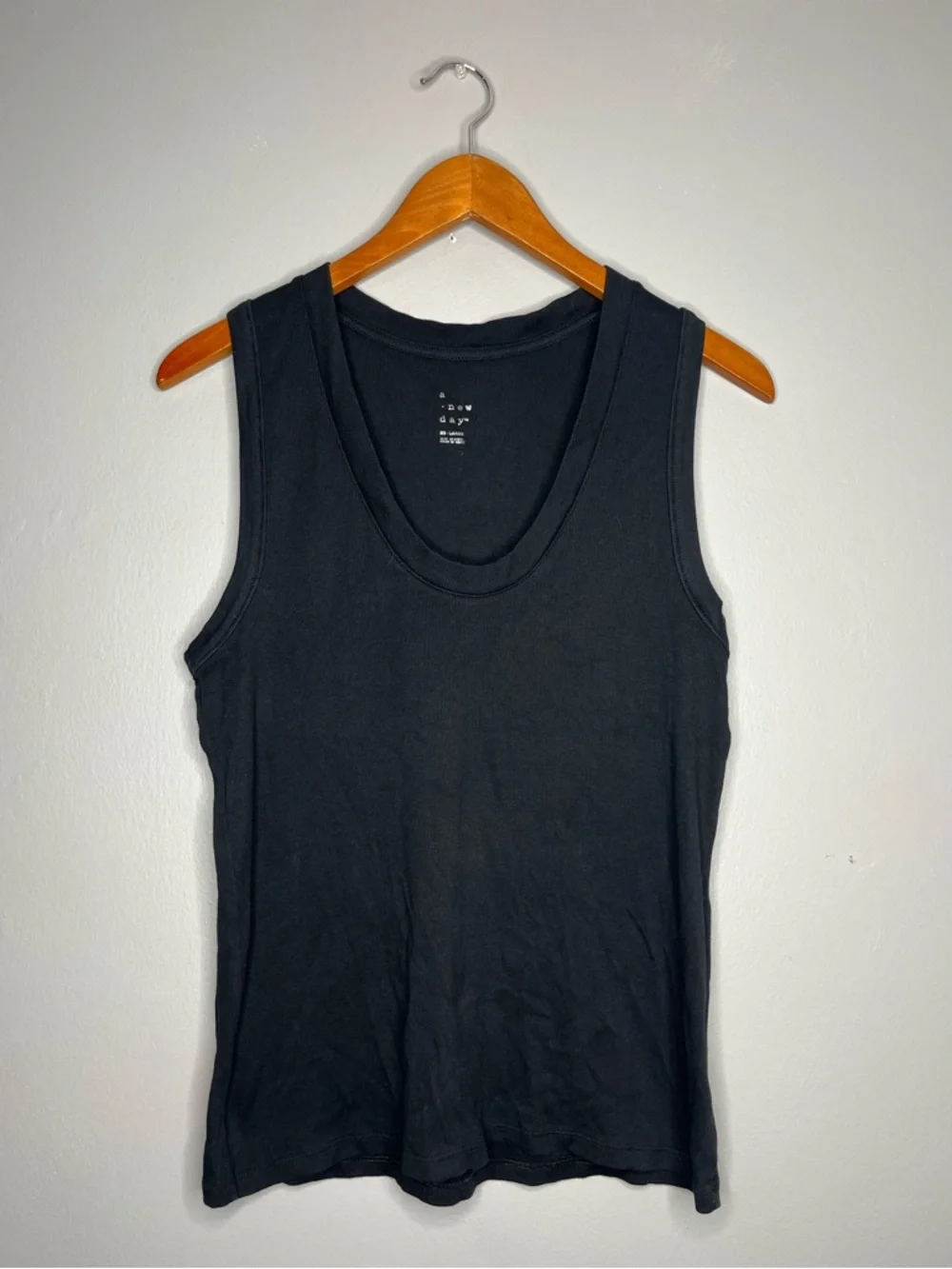 A New Day Black Ribbed Scoop Neck Ringer Tank Top - Picture 1 of 5